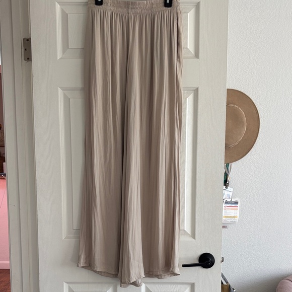Zara Cream Wide-Leg satin-like Pants - Picture 1 of 5